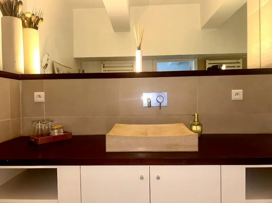 Apartment Down Town Spacious Duplex With Private Parking & Game Room Brussels